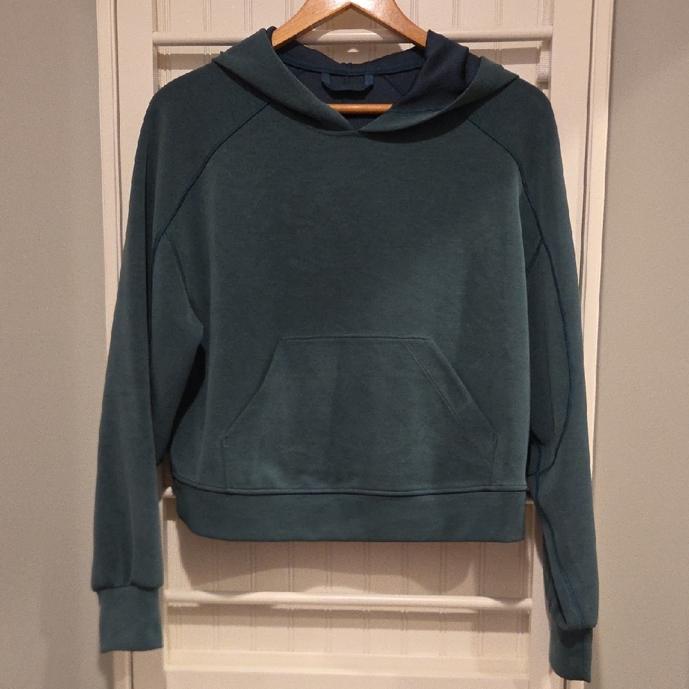Lululemon Hoodie Cropped Green Softstreme Size 6